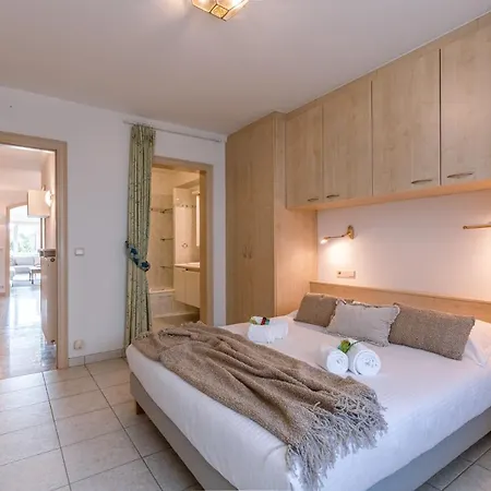 Apartment Charming And Spacious Apartment With Parking In Centre Knokke *