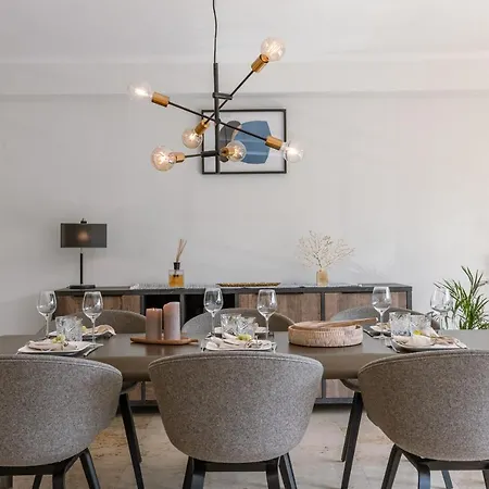 Charming And Spacious Apartment With Parking In Centre Knokke *