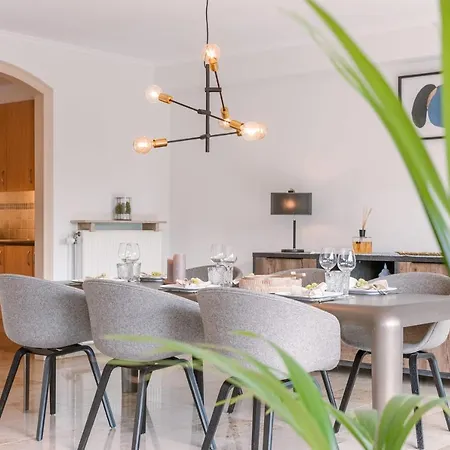 Charming And Spacious Apartment With Parking In Centre Knokke Apartment