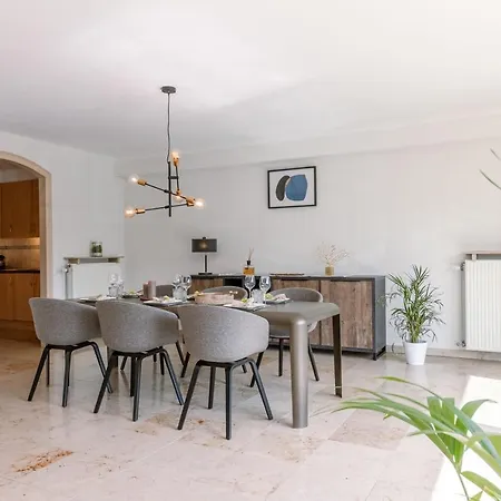 Charming And Spacious Apartment With Parking In Centre Knokke * Knokke-Heist