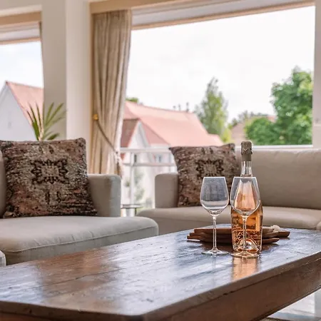 Charming And Spacious Apartment With Parking In Centre Knokke Apartment