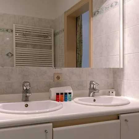Charming And Spacious Apartment With Parking In Centre Knokke Knokke-Heist