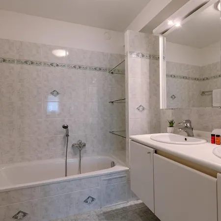Apartment Charming And Spacious Apartment With Parking In Centre Knokke Knokke-Heist