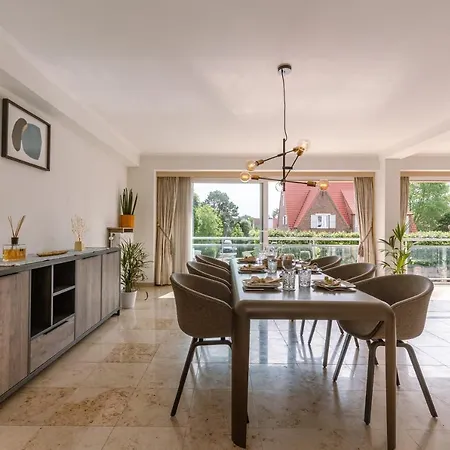 Charming And Spacious Apartment With Parking In Centre Knokke * Knokke-Heist