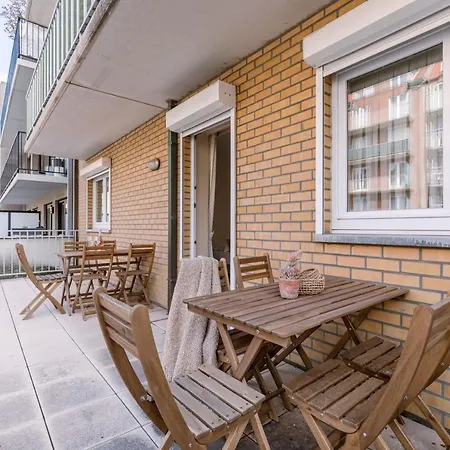 Charming And Spacious Apartment With Parking In Centre Knokke *