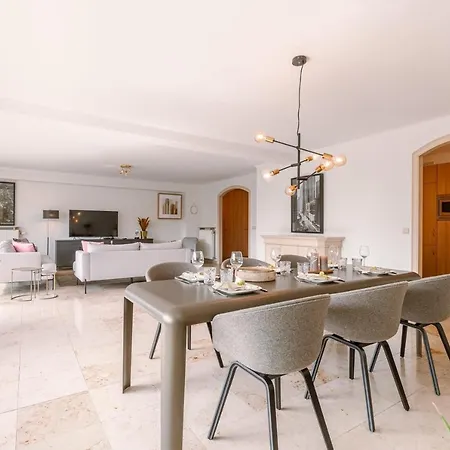 Apartment Charming And Spacious Apartment With Parking In Centre Knokke