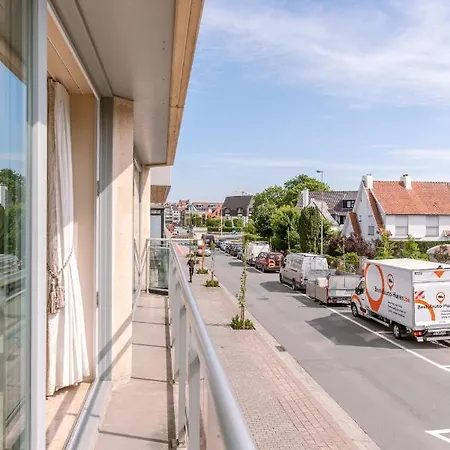 Apartment Charming And Spacious Apartment With Parking In Centre Knokke